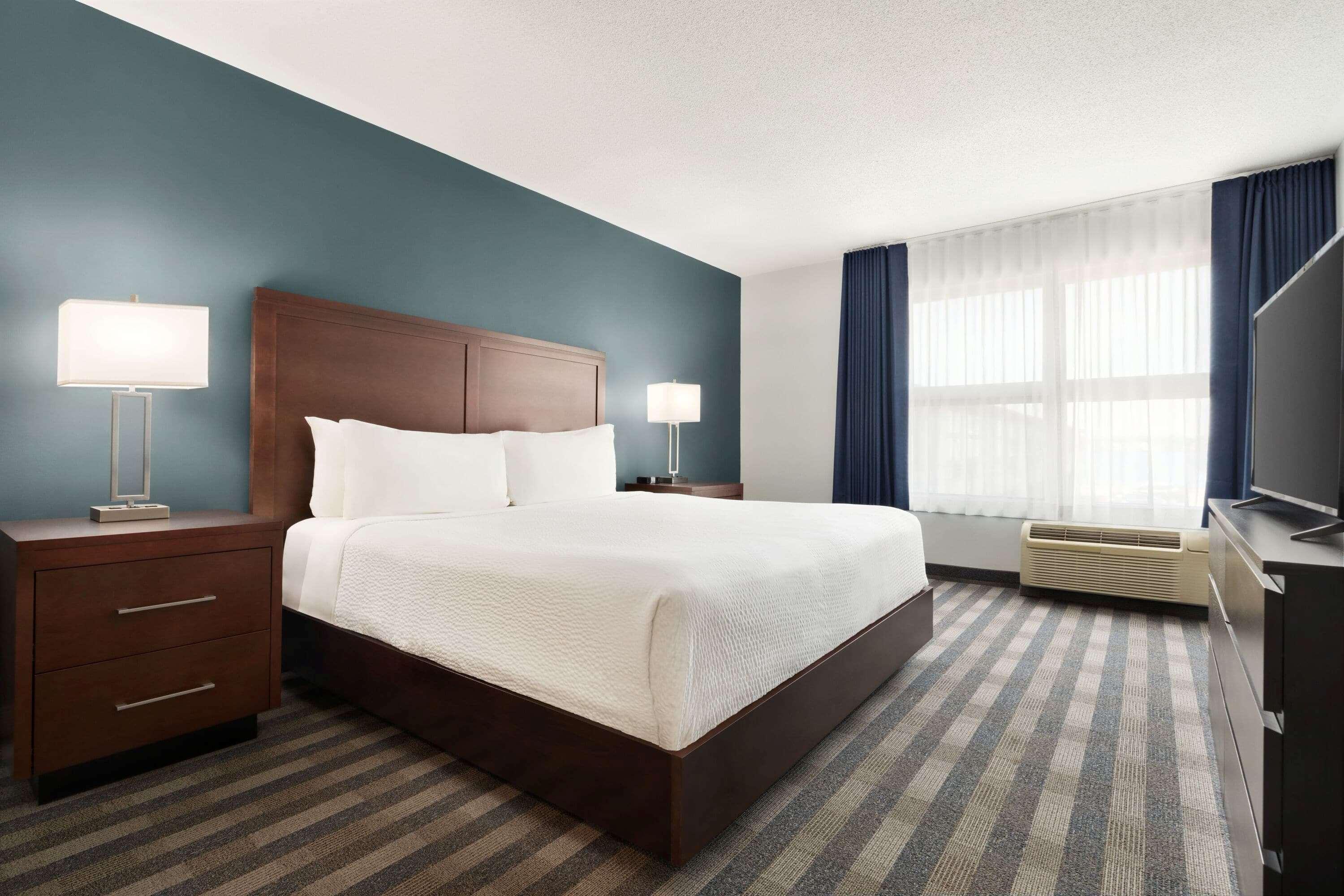 Days Inn By Wyndham Sarnia Harbourfront Bagian luar foto